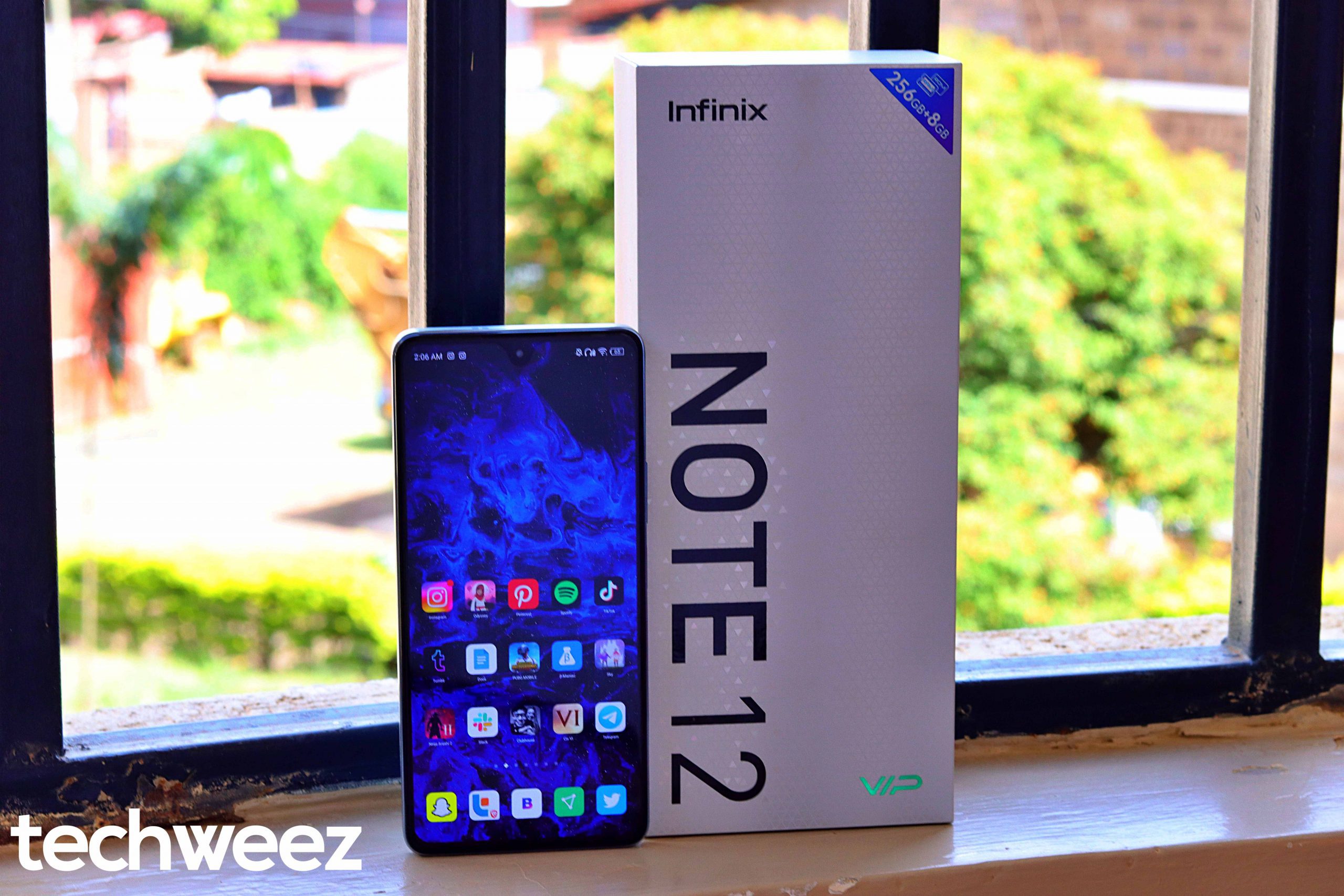 Infinix Note 12 VIP(right) and Infinix Hot 12 Play(left)