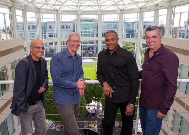 Dr Dre and Tim Cook