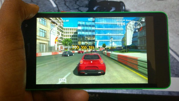 Gaming on the Lumia 535. Playing GT2 Racing