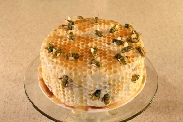 Bee cake