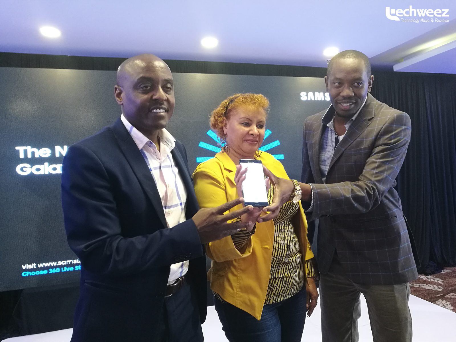 Samsung Electronics East Africa Mobile Business Lead Simon Kariithi shows off the Galaxy Note 5 in Nairobi.