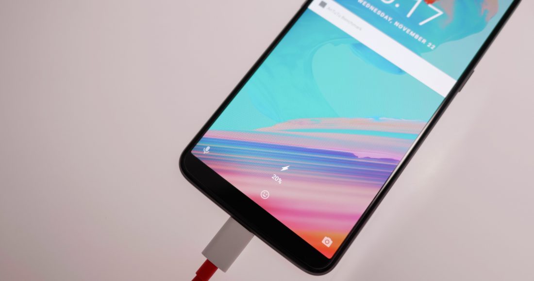 OnePlus 5T Dash Charge