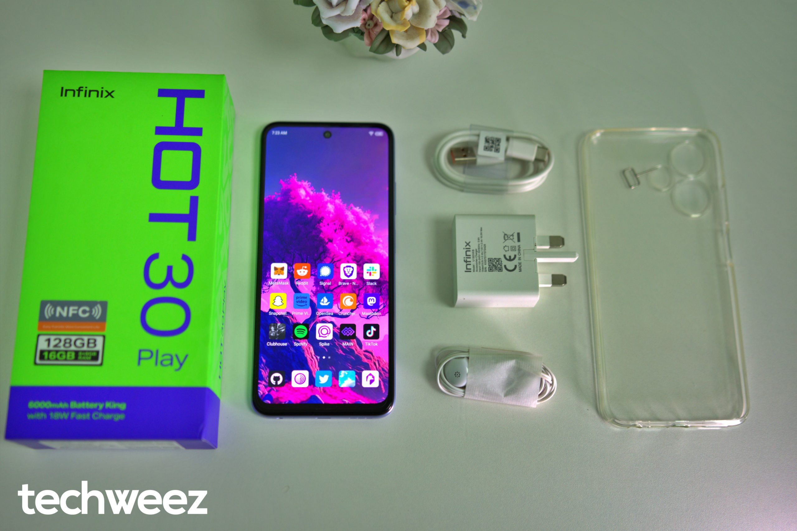 Infinix Hot 30 Play Unboxing - Techweez