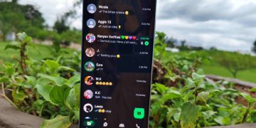 WhatsApp Latest Update Brings Smaller Refinements & Even Darker Dark Mode