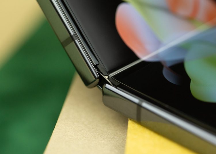 foldable smartphone