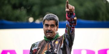 "Social Media Responds to Venezuelan Election Crisis by Removing President Maduro's Grey Checkmark