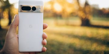 Hidden Security Threat: Google Pixel Phones Compromised by Pre-Installed App