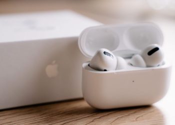 What to Look for When Shopping for EarPods and AirPods