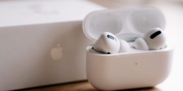 What to Look for When Shopping for EarPods and AirPods
