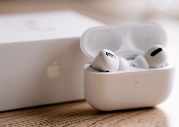 What to Look for When Shopping for EarPods and AirPods