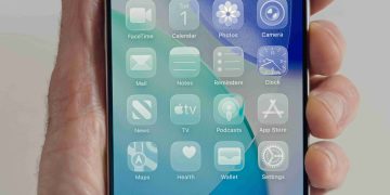 Apple Unveils iOS 26: A Redesign with Liquid Glass and Integrated AI