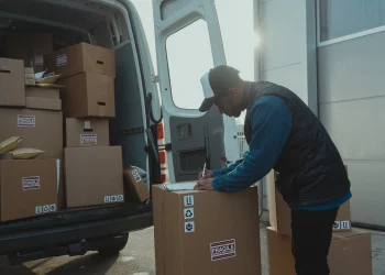 courier service providers eastleigh