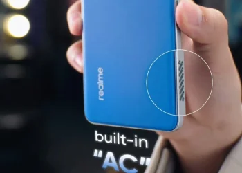 realme AC smartphone