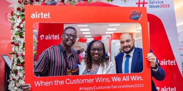 Airtel Kenya MD Ashish Malhotra and Nairobi West Retail Regional Manager Ruth Ndung’u.
