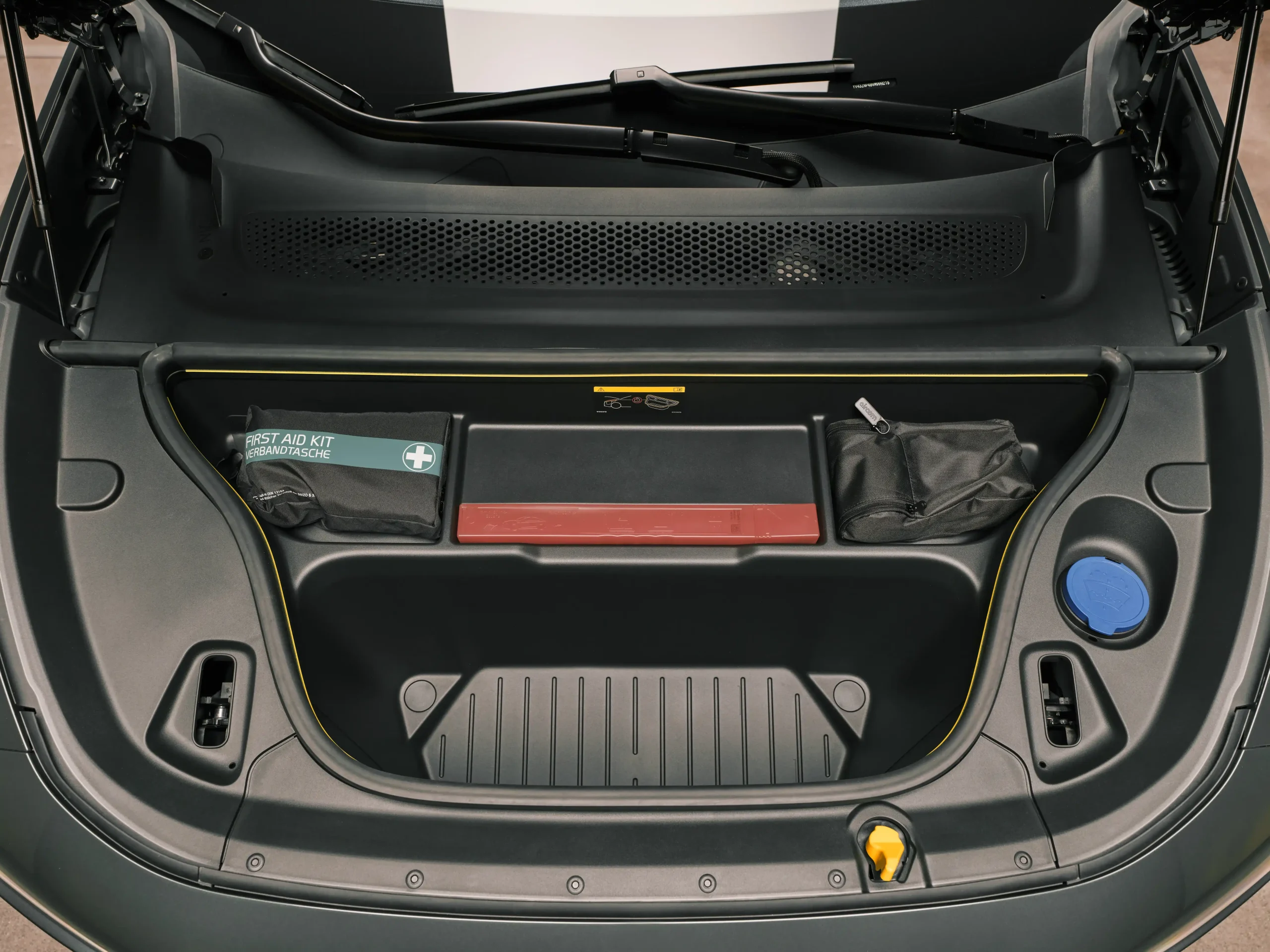 Volvo EX60 frunk