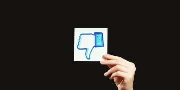 X Is Testing a New Dislike Button to Fix Its Broken Reply Algorithm